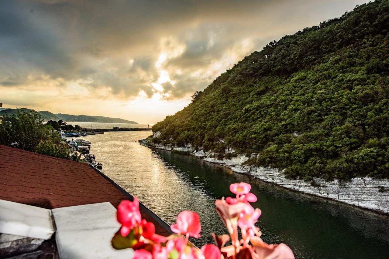 Hill River Hotel Ağva Extérieur photo